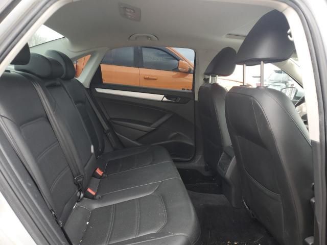 2012 Volkswagen Passat SE