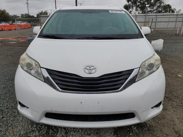 2013 Toyota Sienna LE