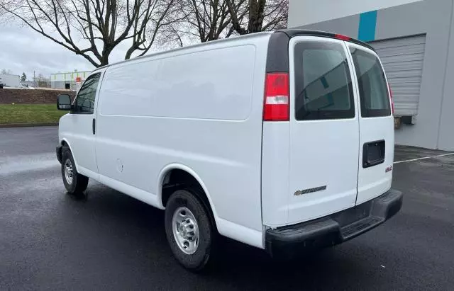 2024 Chevrolet Express G2500