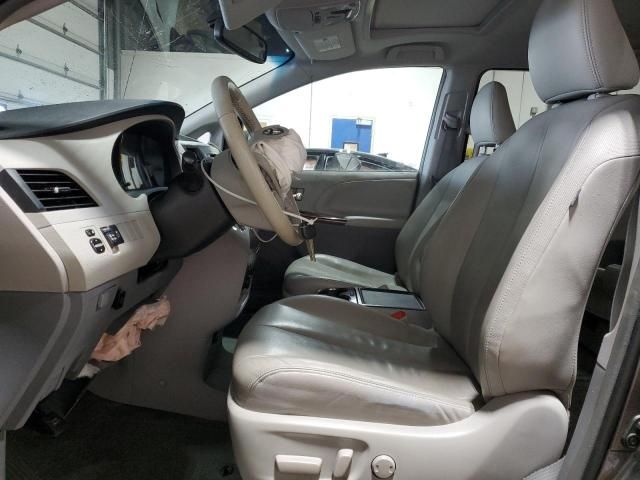 2014 Toyota Sienna XLE