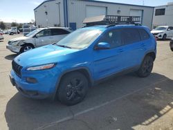 Carros salvage sin ofertas aún a la venta en subasta: 2018 Jeep Cherokee Latitude