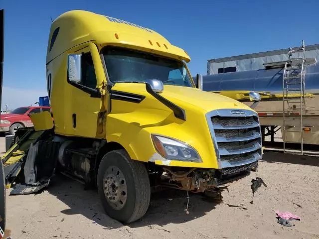 2021 Freightliner Cascadia 126