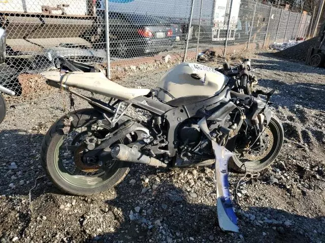 2005 Yamaha YZFR6 L