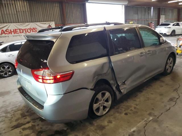 2017 Toyota Sienna LE