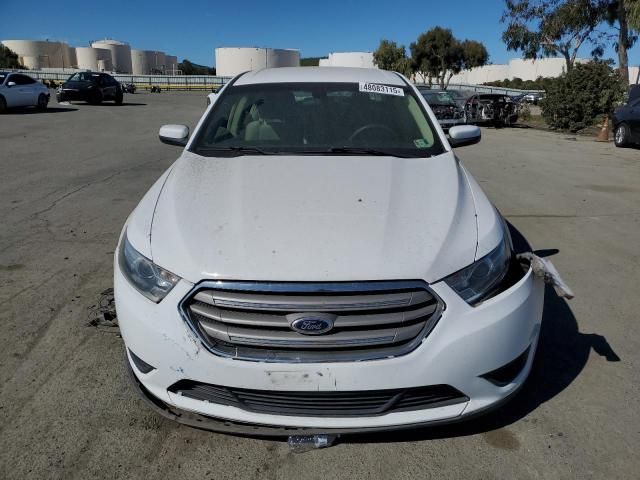 2013 Ford Taurus SE