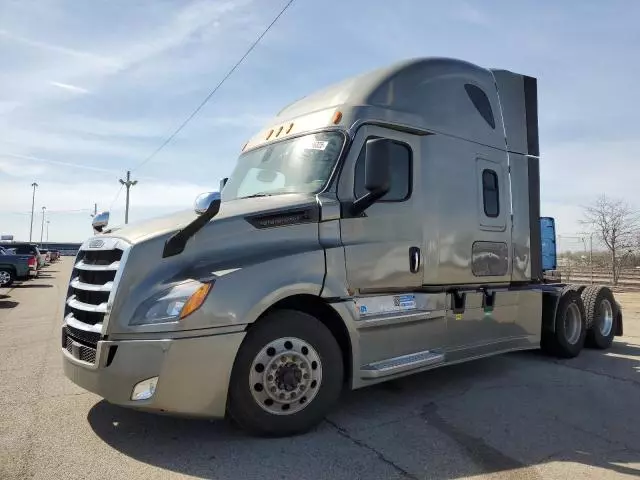 2021 Freightliner Cascadia Semi Truck