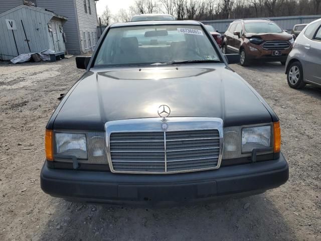 1986 Mercedes-Benz 300 E