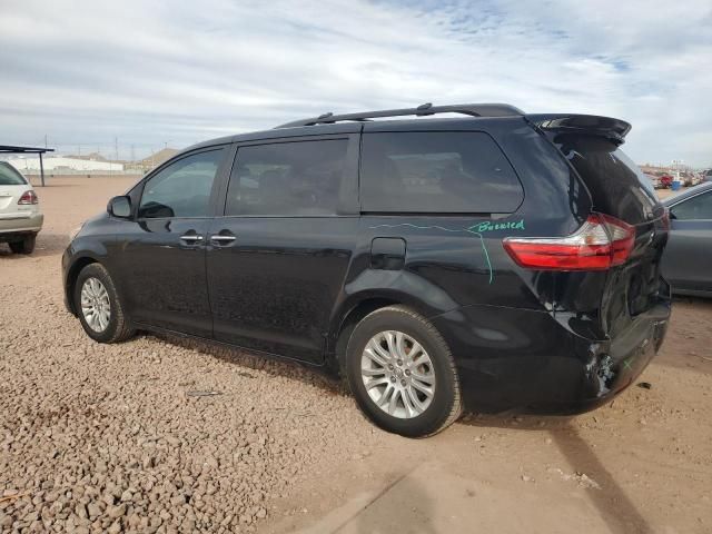 2017 Toyota Sienna XLE