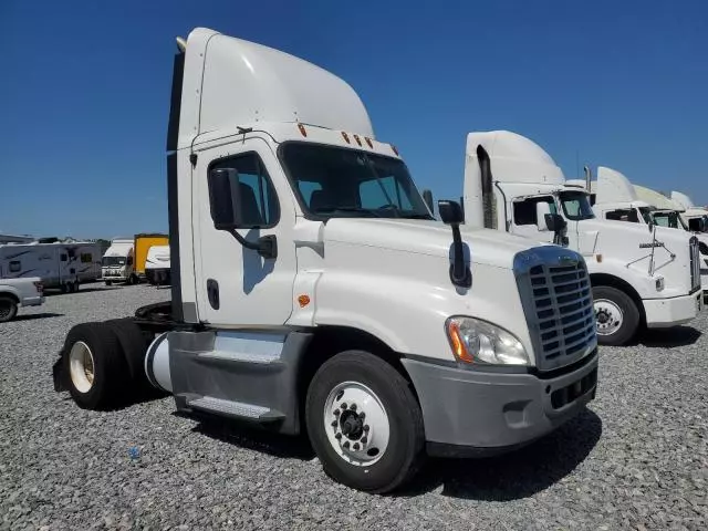 2016 Freightliner Cascadia 125 Semi Truck