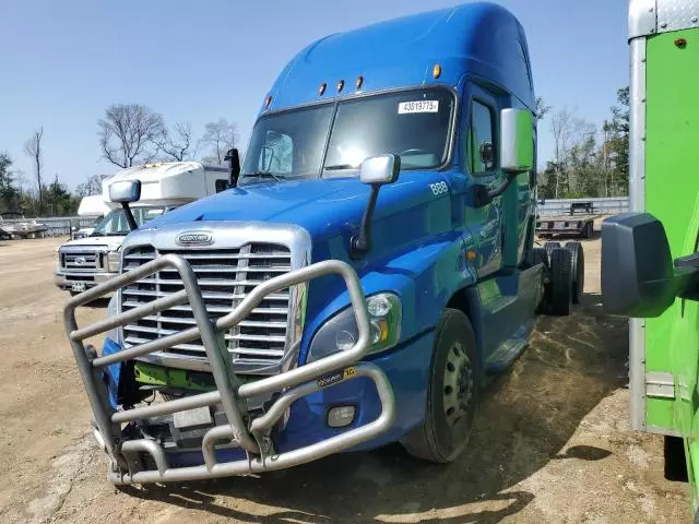 2017 Freightliner Cascadia 125 Semi Truck