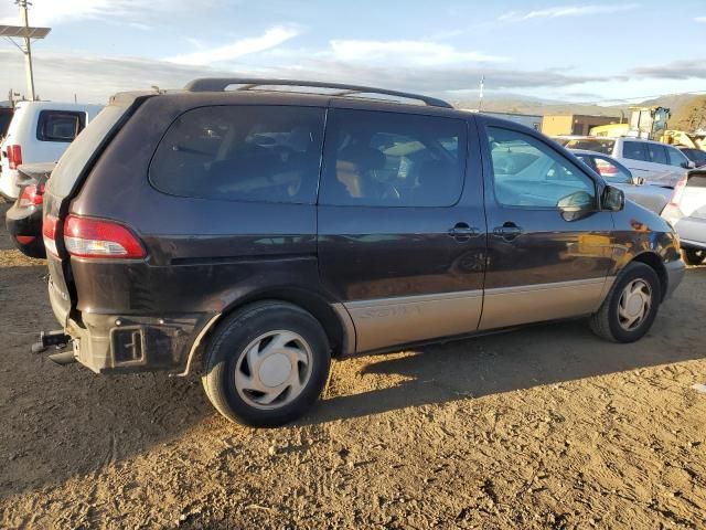 2001 Toyota Sienna LE