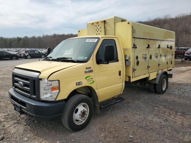 2019 Ford Econoline E450 Super Duty Cutaway Van