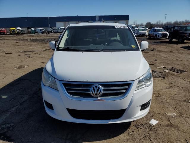 2013 Volkswagen Routan SE