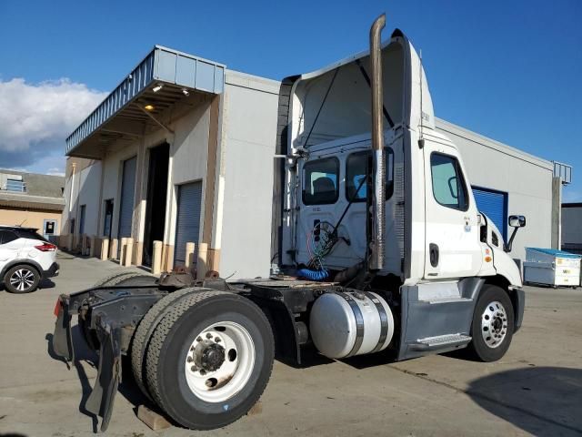 2014 Freightliner Cascadia Truck Cab AND Chassis