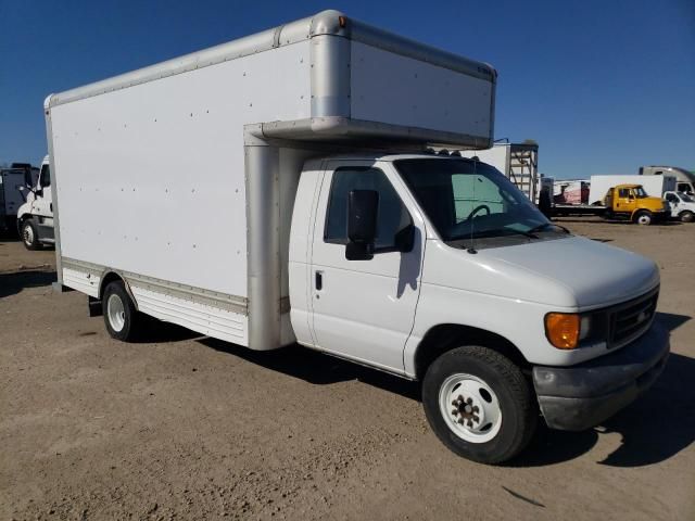 2007 Ford Econoline E450 Super Duty Cutaway Van