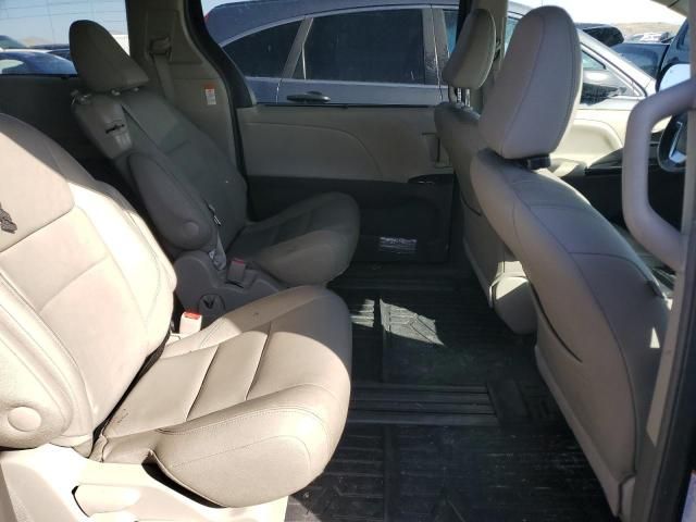 2015 Toyota Sienna XLE