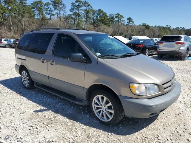 1999 Toyota Sienna LE