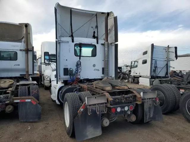 2014 Kenworth T680 Semi Truck