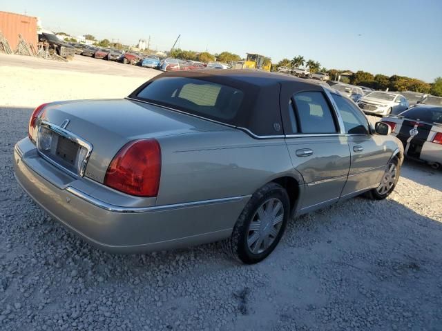 2004 Lincoln Town Car Executive