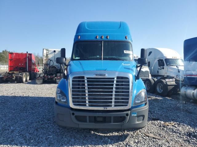 2017 Freightliner Cascadia Semi Truck