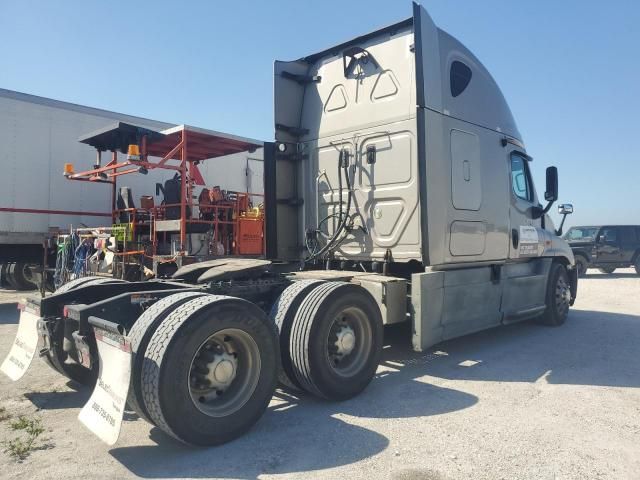 2013 Freightliner Cascadia 125