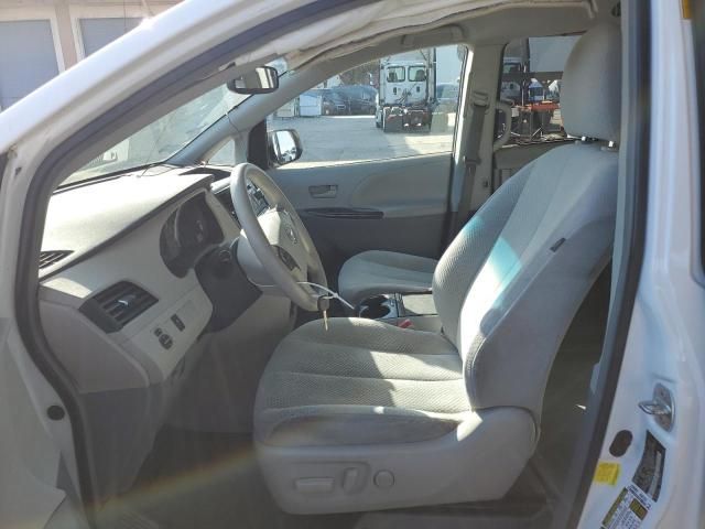 2013 Toyota Sienna LE