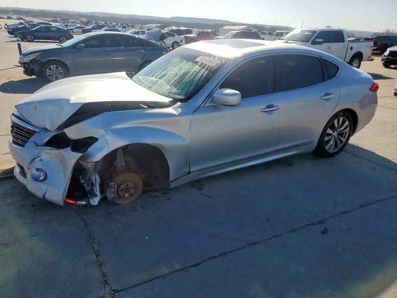 2013 Infiniti M37