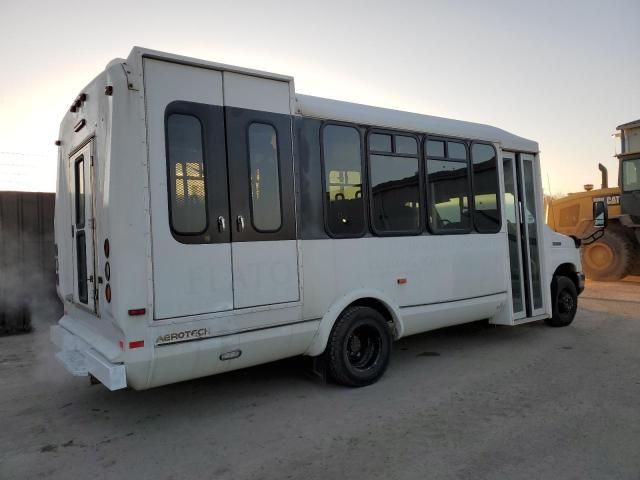 2016 Ford Econoline E450 Super Duty Cutaway Van