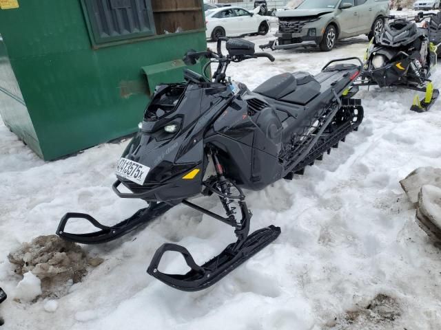 2024 Skidoo 2024 Skidoo Snowbmobil