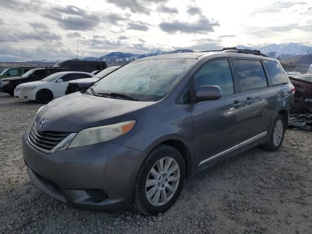 2011 Toyota Sienna LE