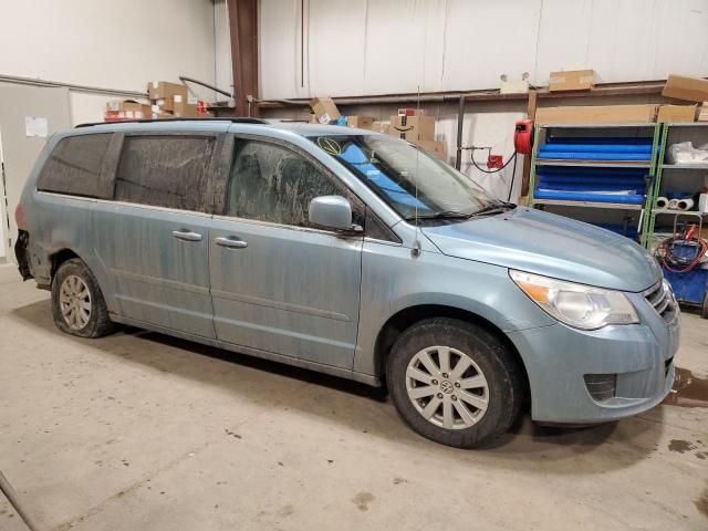 2010 Volkswagen Routan SE