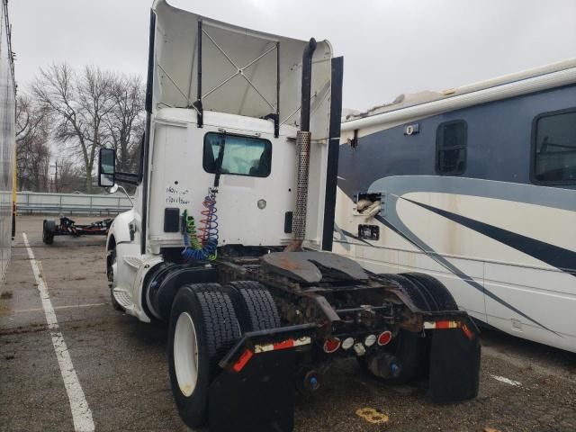 2014 Kenworth Construction T680