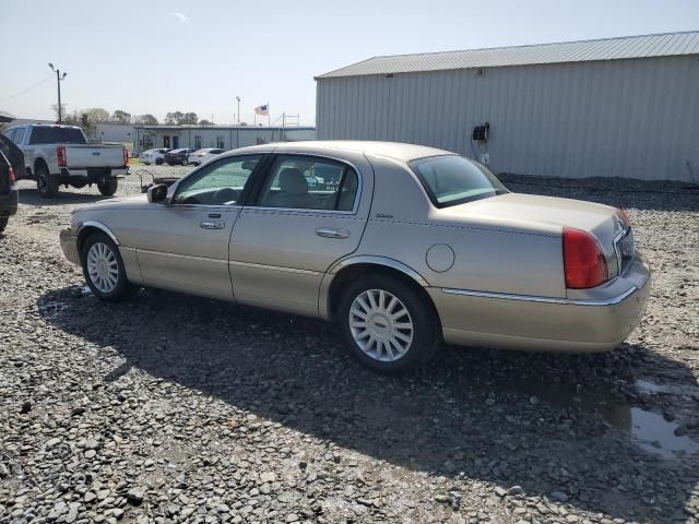 2005 Lincoln Town Car Signature