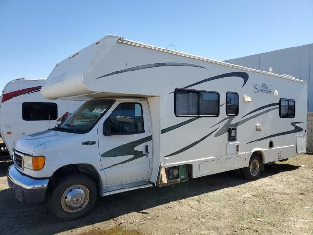 2005 Ford Econoline E450 Super Duty Cutaway Van