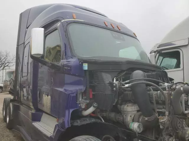 2020 Freightliner Cascadia 126