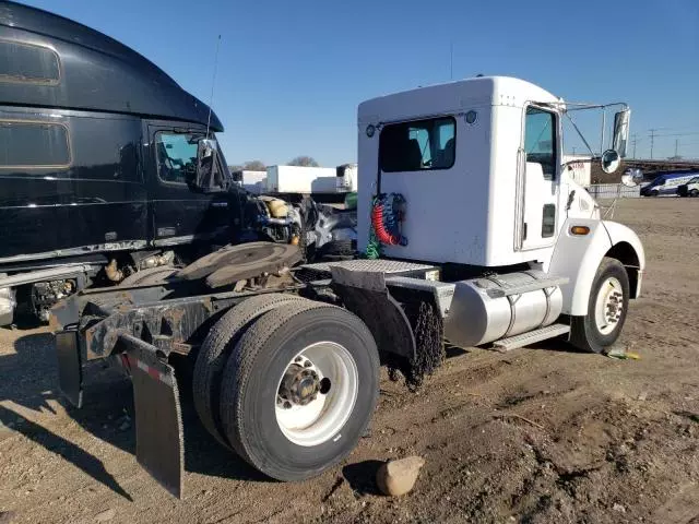 2007 Kenworth T300 Semi Truck