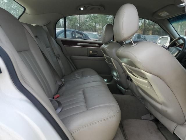 2005 Lincoln Town Car Signature