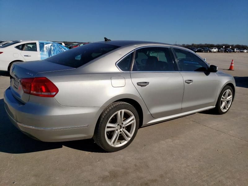 2013 Volkswagen Passat SEL