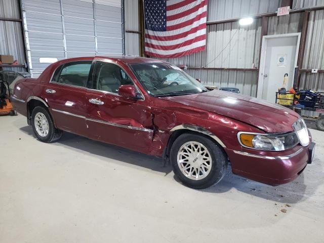 1999 Lincoln Town Car Signature