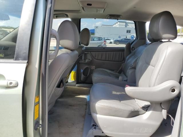 2010 Toyota Sienna XLE