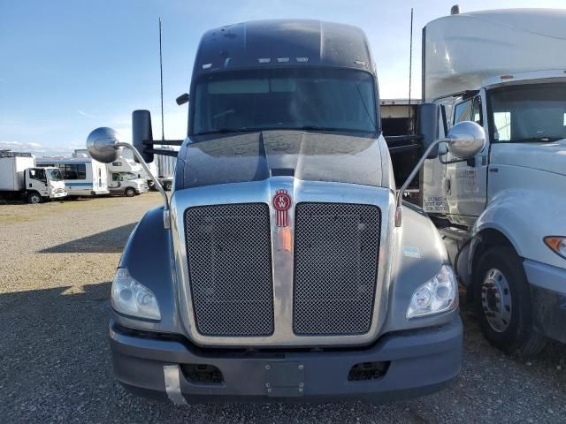 2018 Kenworth T680 Semi Truck