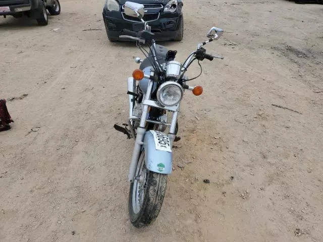 2006 Suzuki GZ250