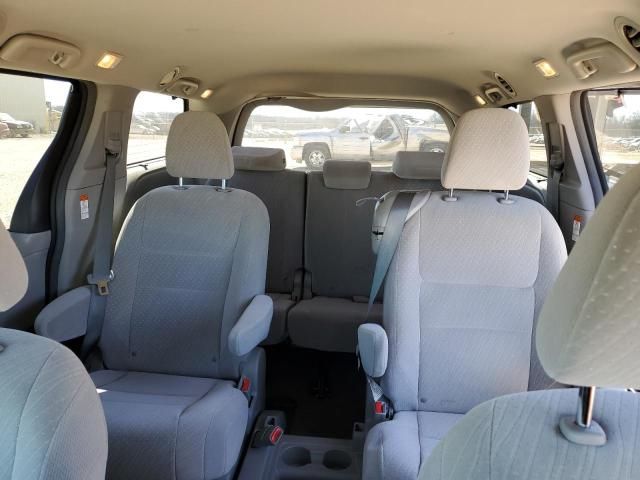 2018 Toyota Sienna LE