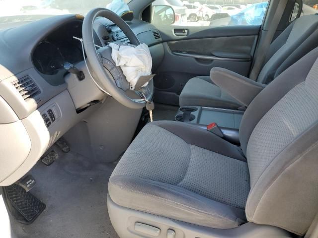 2006 Toyota Sienna CE