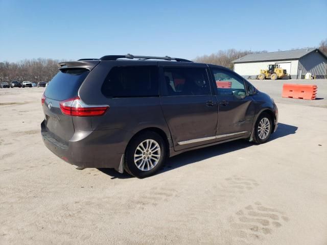 2016 Toyota Sienna XLE