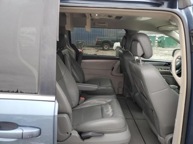 2011 Volkswagen Routan SE