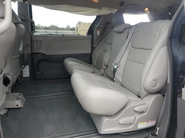 2016 Toyota Sienna XLE