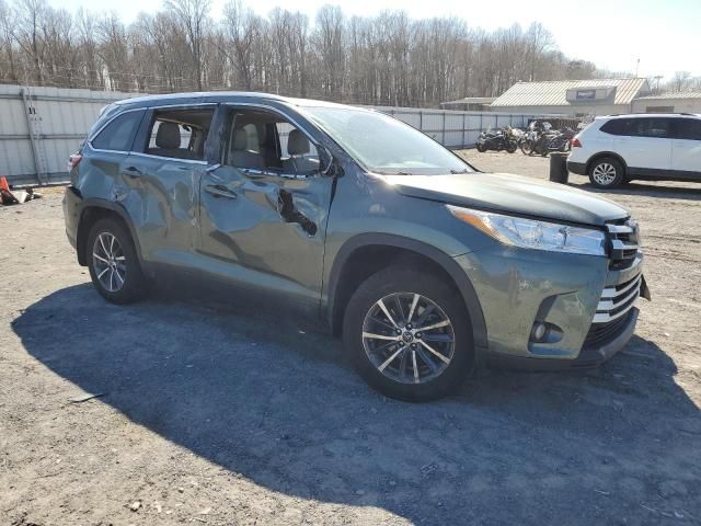 2019 Toyota Highlander SE