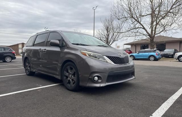 2015 Toyota Sienna Sport