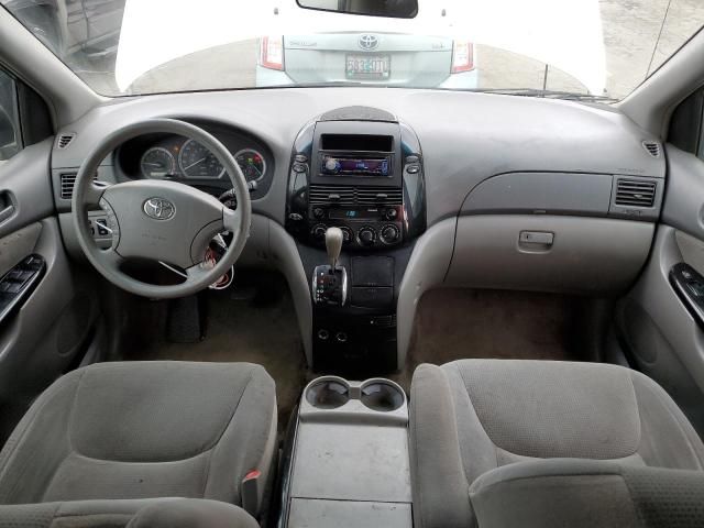 2005 Toyota Sienna CE